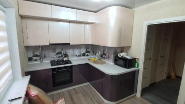 Угловая кухня перламутровый металлик+графит металлик